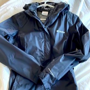 Columbia hooded rain coat